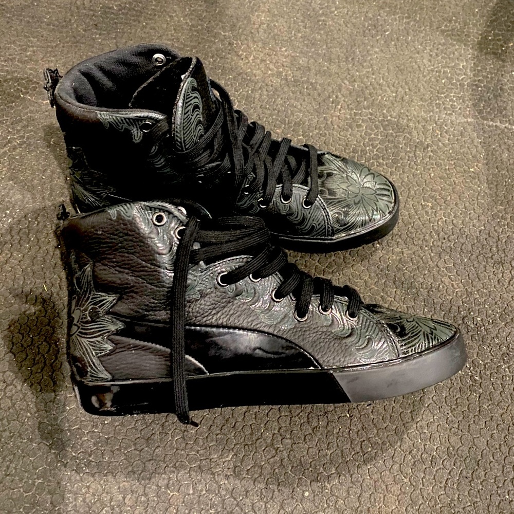 Puma shoes size 8.5
